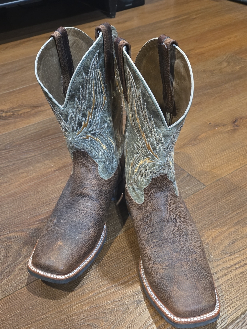 ARIAT PRO ATS SQUARE TOE LEATHER BOOTS.. SIZE 10.5.. #8206